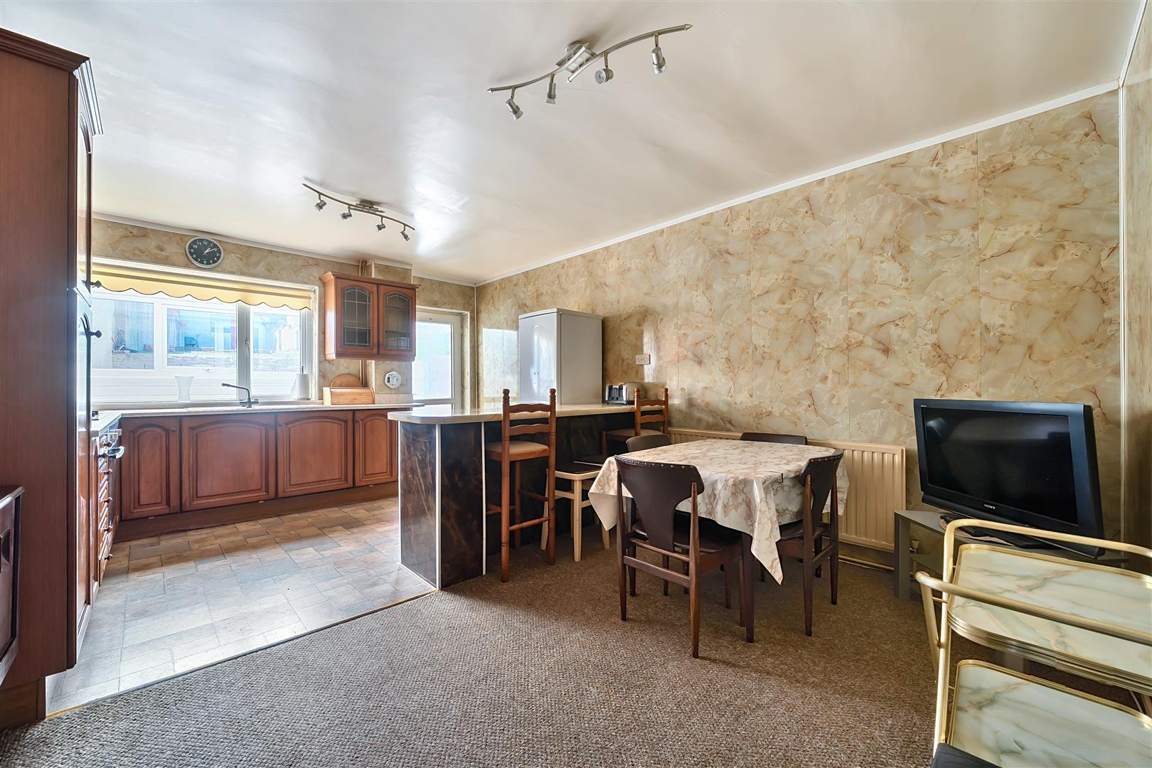 Llangyfelach Road, Treboeth, Swansea, SA5 9EL